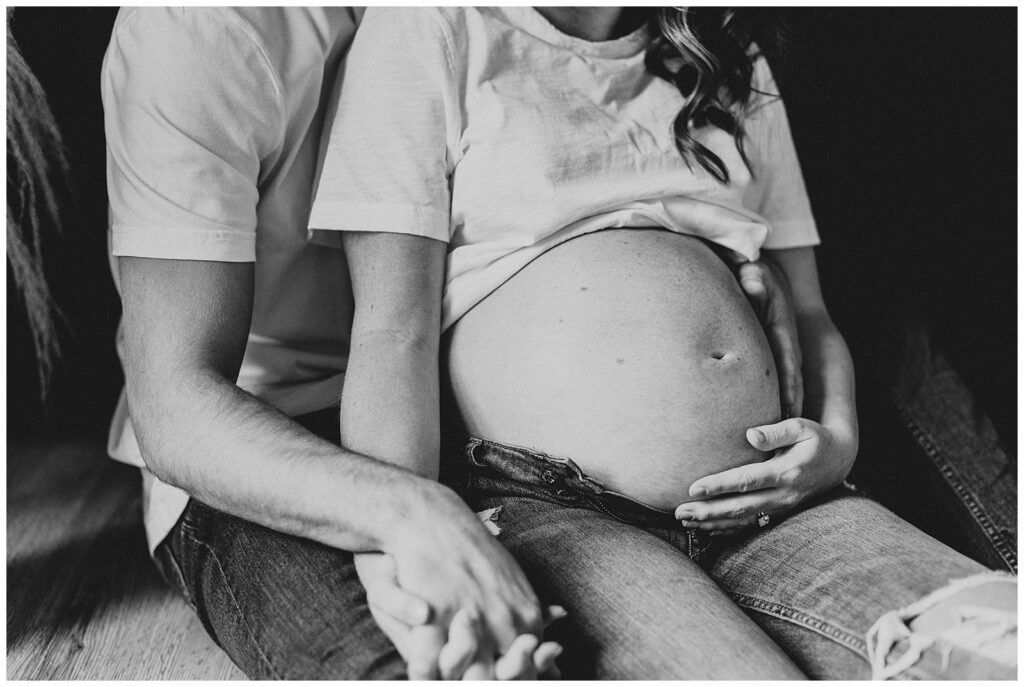 Whitney and Alex also wore casual white shirts and jeans.